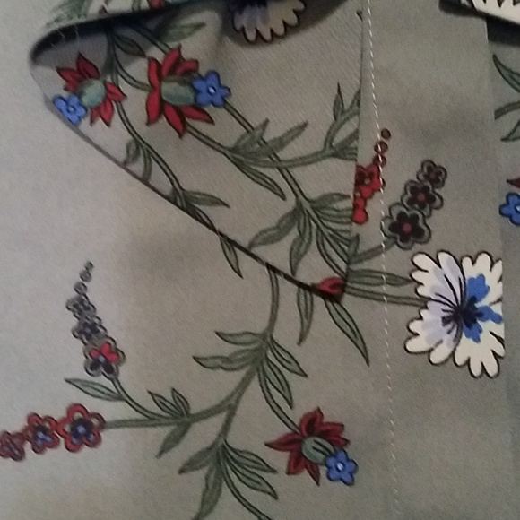 Ann Taylor Floral Bow Neck Blouse - Picture 6 of 7